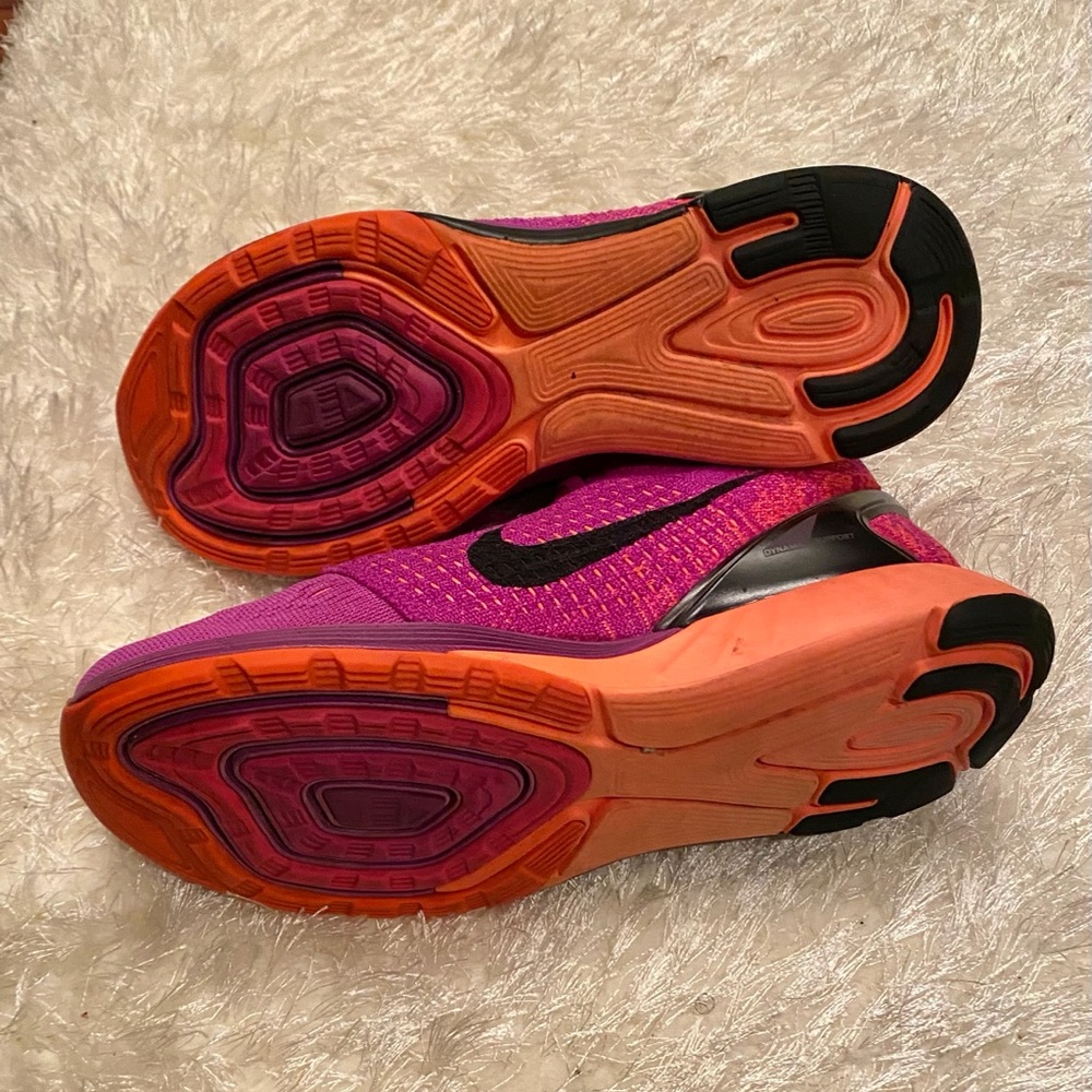 Running Shoe - Picture 2 of 3